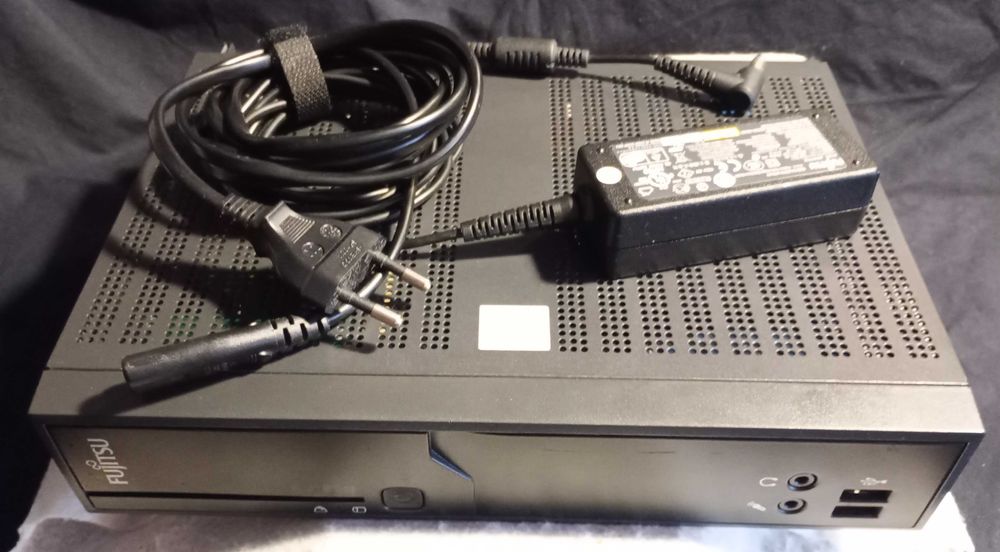 Sprzedam używany komputer Fujitsu Futro S900N