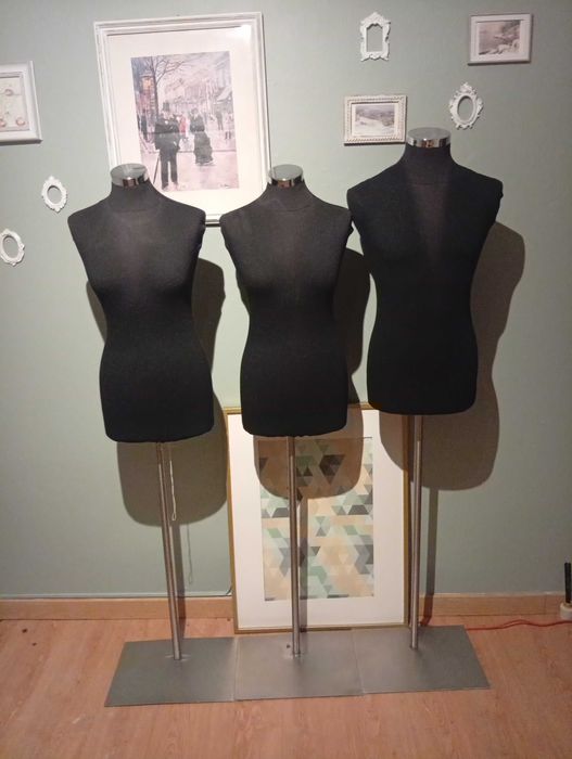 Vendo dois manequins femininos e um masculino
