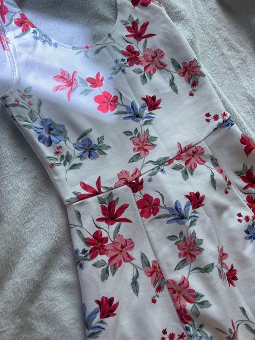 Biała sukienka w kwiaty - H&M - 36