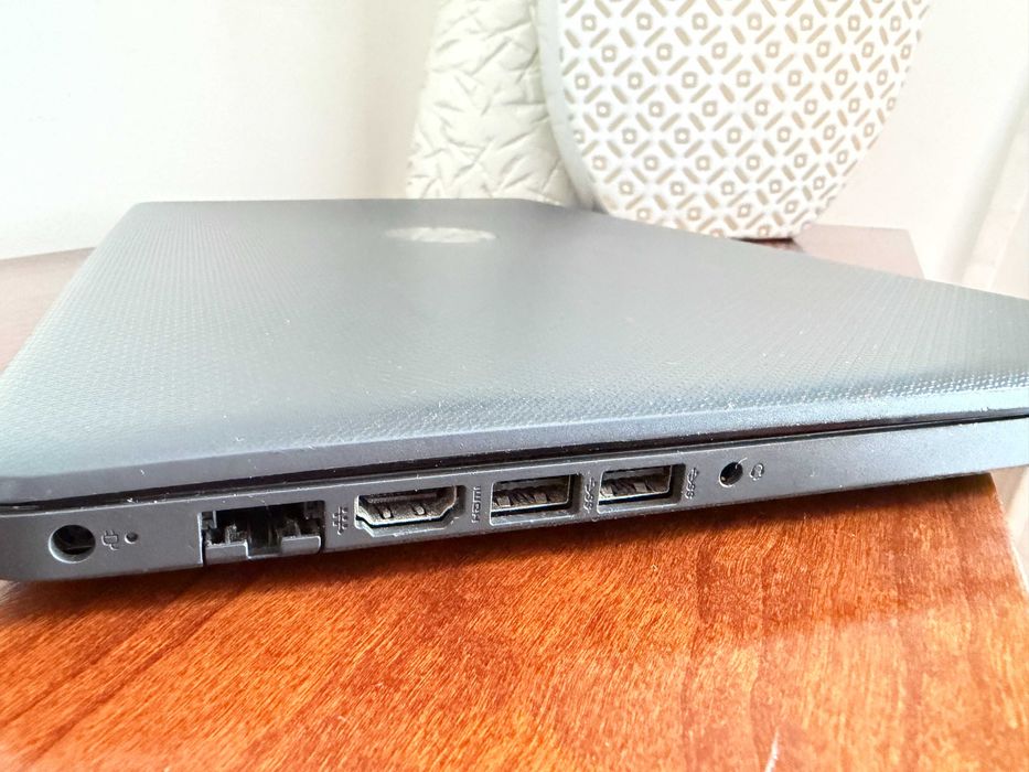 HP 255 G7|15.6"HD|Ryzen 3-3300u Quad Core|8Gb Ram|Ssd 128Gb|Radeon 2Gb