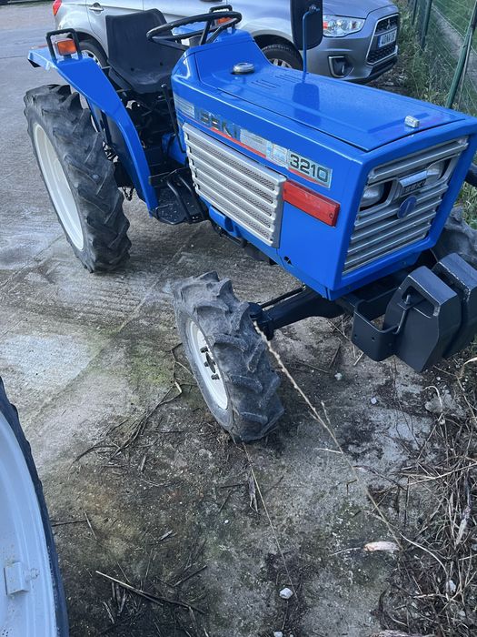 Trator iseki 3210 em excelnte estado