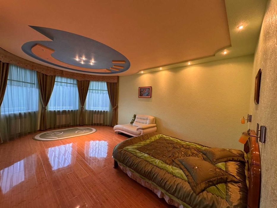 Продаж елітного будинку Півд.-Зах.район