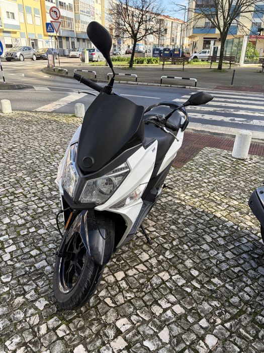 Mota SYM Branca 50cc