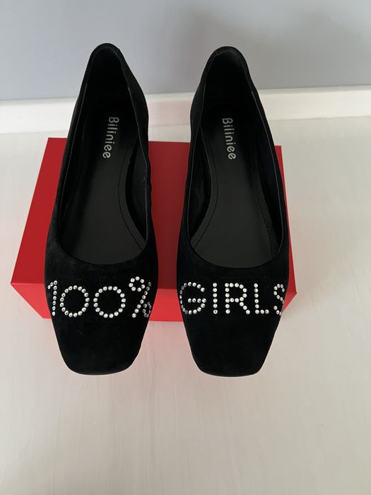 Нові замшеві туфлі