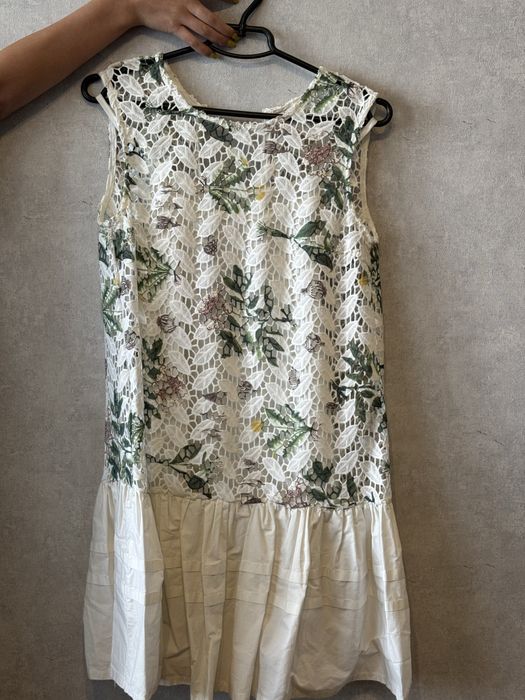 Літня сукня з квітами розмір М