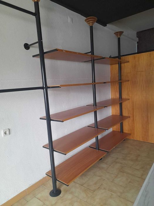 Mobiliário diverso de loja de roupa