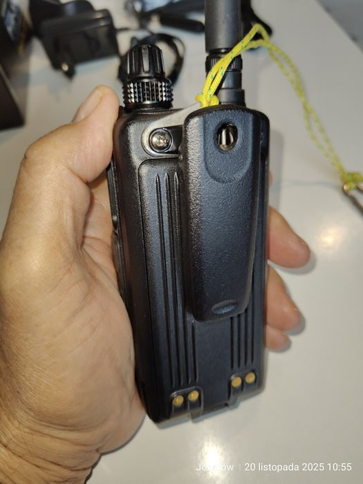 YAESU FTA-550L radio na pasmo lotnicze 25/8,33 kHz