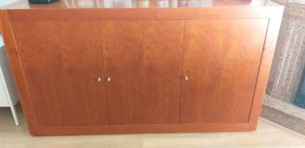 Aparador em cerejeira - Paços de Ferreira