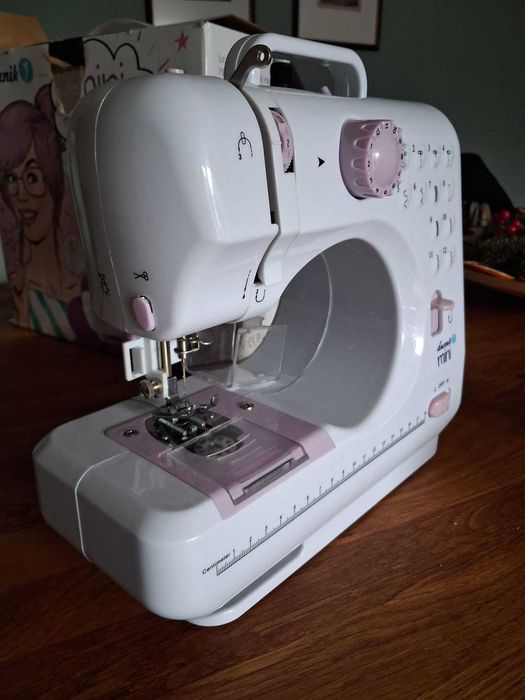 Maszyna do szycia Łucznik mini