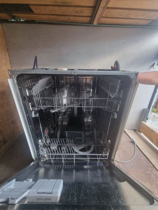 Посудомийна машина Electrolux 60 см