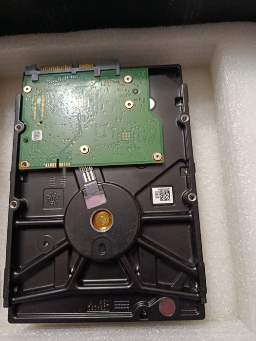 Жесткий диск Винчестер HDD 3 Tb / Тб Seagate Barracuda ST3000DM001 3.5