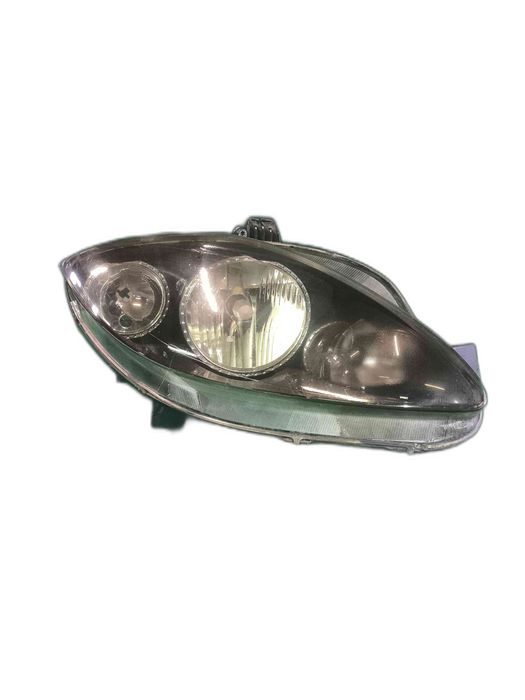 Ótica / Farol Direito SEAT LEON