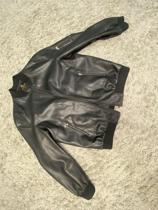 Шкіряна куртка     .