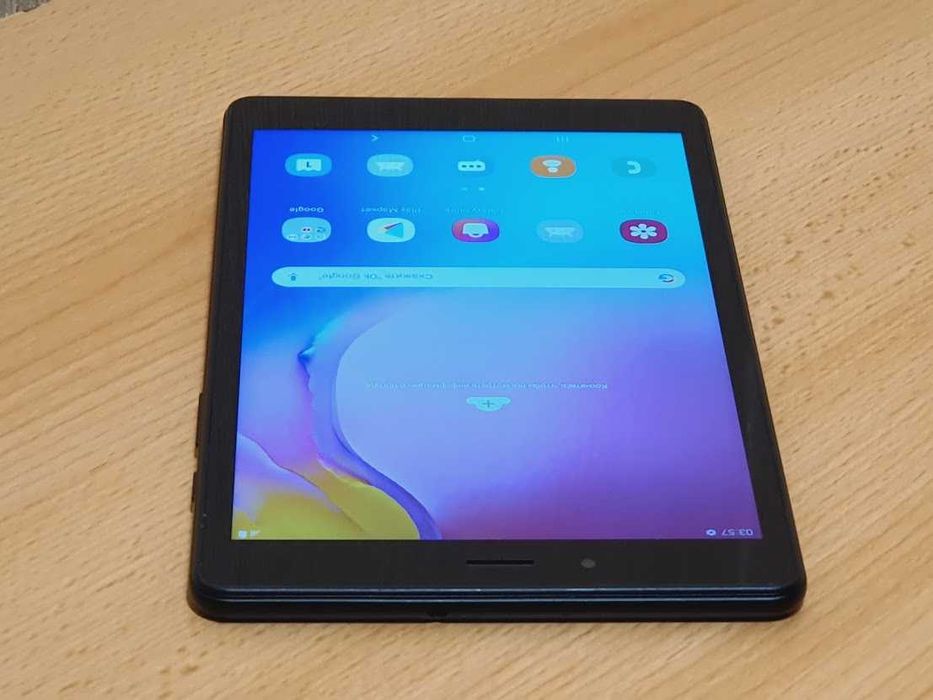 Планшет Samsung Galaxy Tab A 8.0" (2019) 2/32GB LTE Black (SM-T295NZKASEK) У ідеальному стані. Батарея тримає 20 годин.