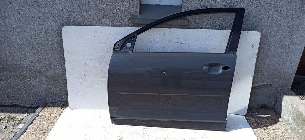 Kia Rio 4 IV 17- drzwi lewy przód z listwą