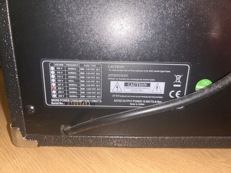 Guitarra e amplificador64409140004098124