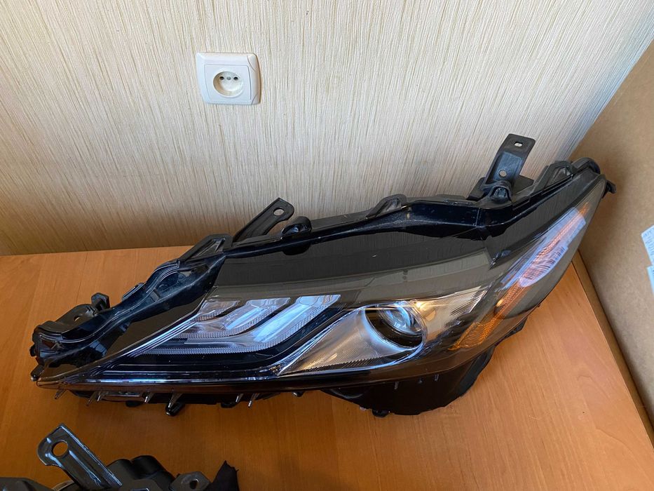 ОРИГІНАЛ Фари Toyota Camry 70 (2018–2024) FULL LED XLE/XSE ліва права