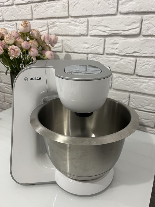 Кухонний комбайн Bosch MUM 58259 Serie 4 з насадками