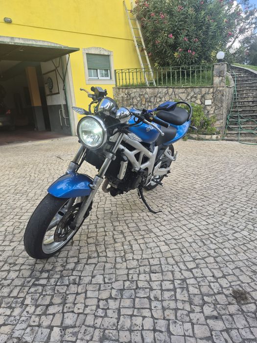 Suzuki SV650 — 2000 — 41.000 km — limitada a 25 kW no livrete