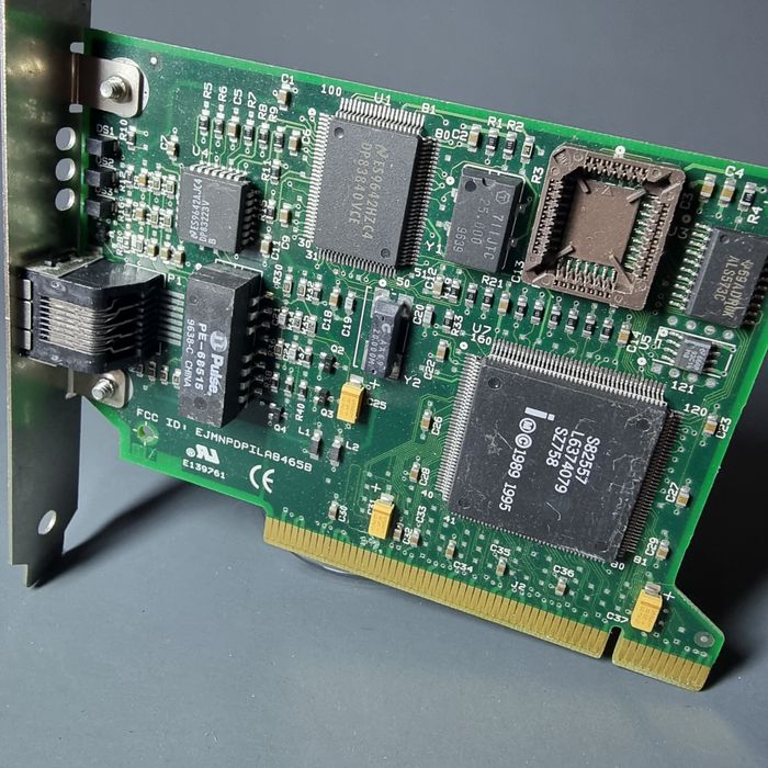 Placa de rede PCI da marca Intel64741095854337121