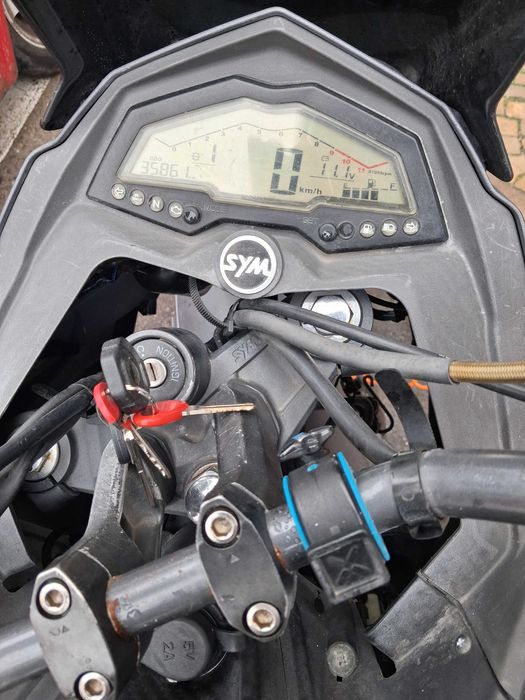 Sym NHT 125 em Bom Estado & Preço + Extras