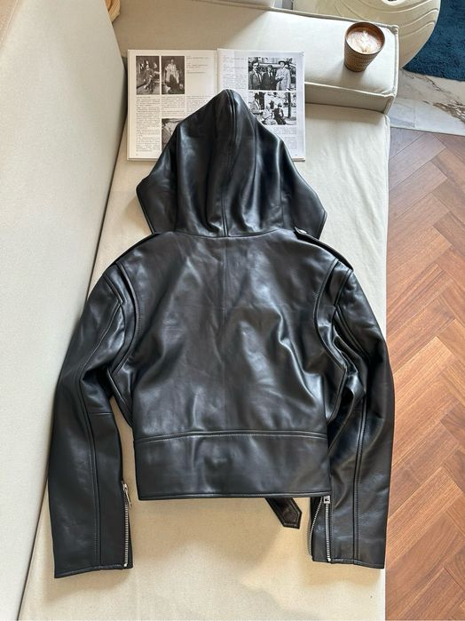 Женская кожаная куртка