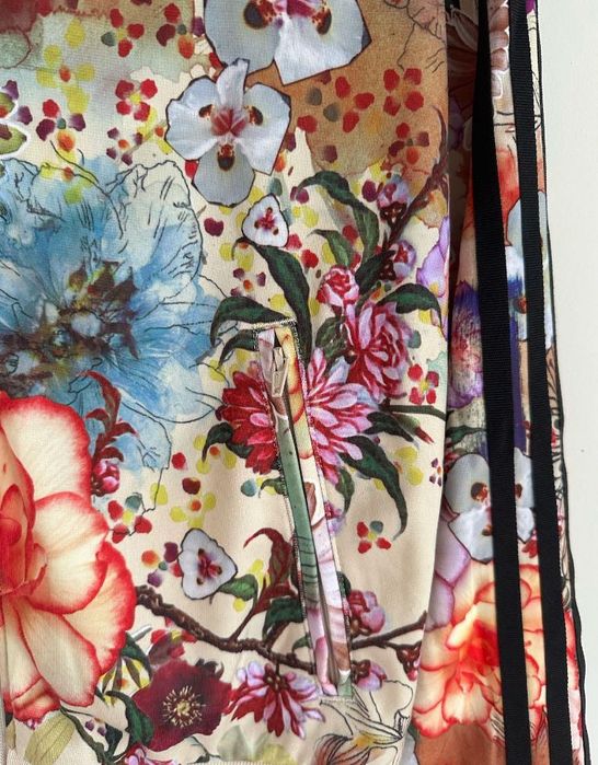 Adidas bluza na zamek z kieszeniami na zamek w kwiaty AJ8151  38 40