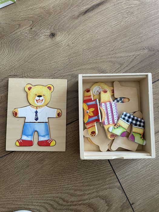 Drewniana układanka dla dzieci ubieranie misia