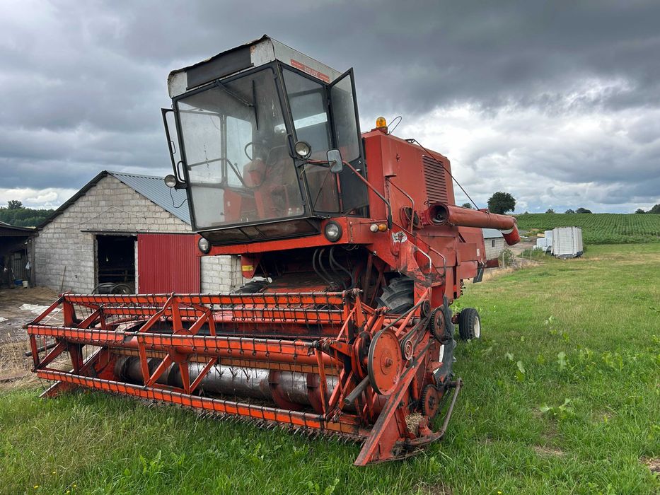 Kombajn Bizon Super z kabiną