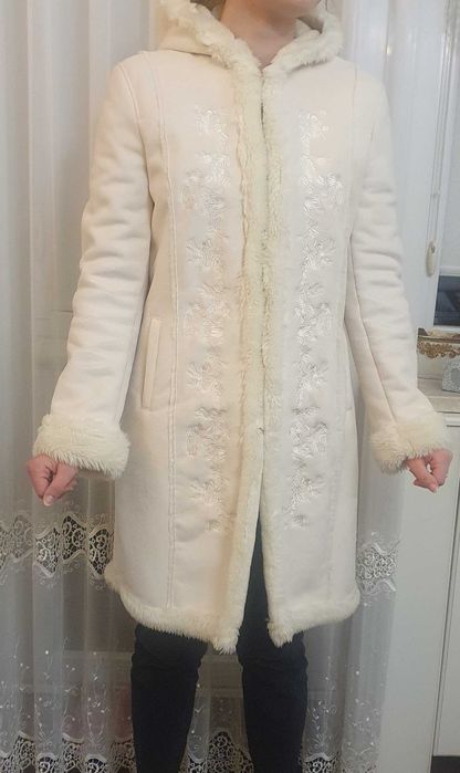 Płaszcz długi na kożuszku z kapturem rozm S/36 #ecru # stan IDEALNY
