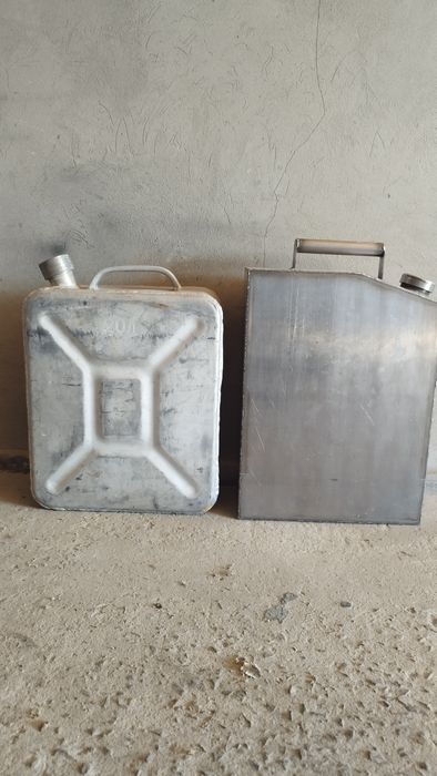 Продам каністри.