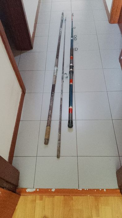 Varias Canas de pesca Vendo ou troco material de pesca