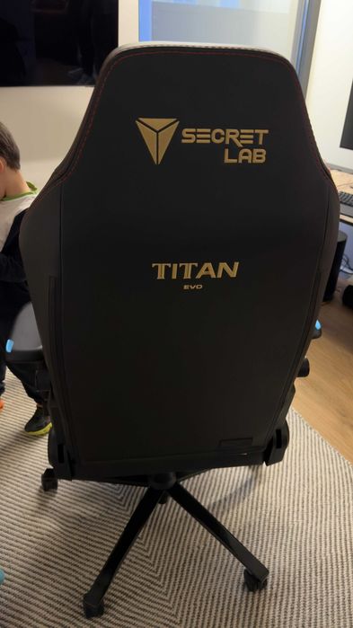 Cadeira Secret Titan Evo Xl com extras