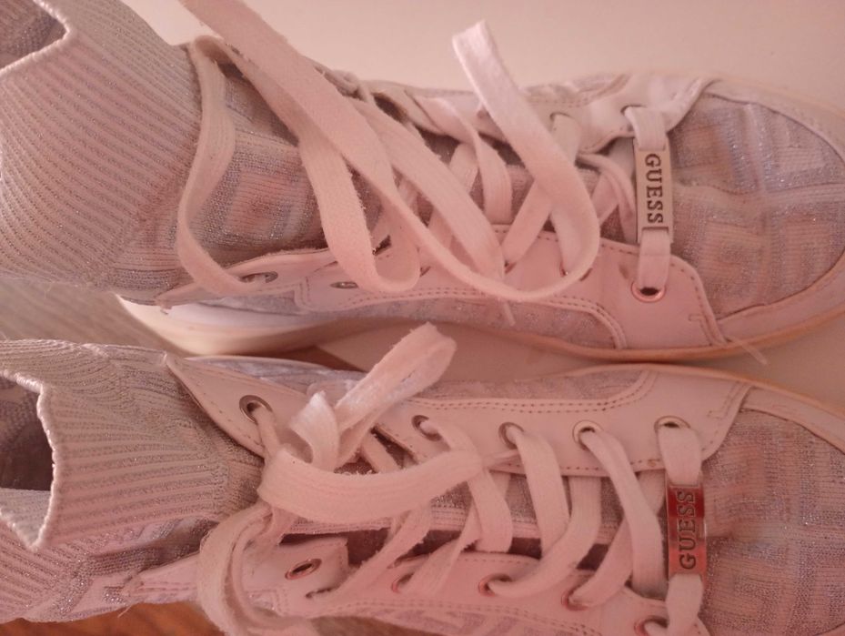 Wysokie bialo srebrne  buty Guess roz41