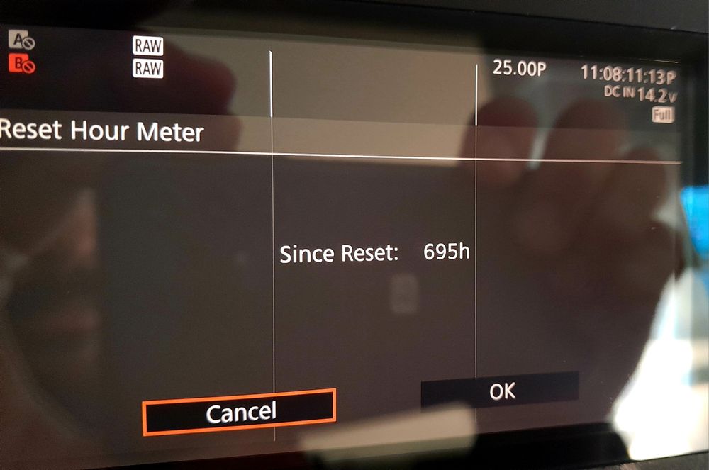 Canon EOS C500 Mark II com Cage e mount para bateria V-Lock