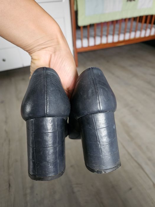 Buty 37 Ryłko Skóra Skórzane Na Słupku Czółenka Granatowe