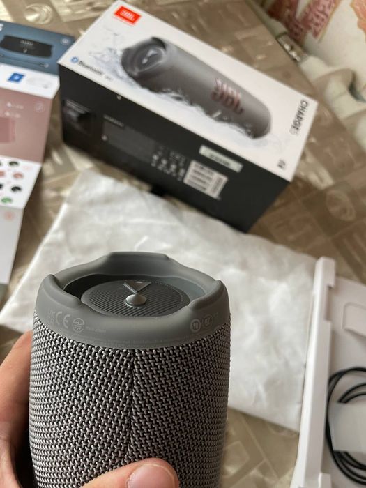 Портативна колонка JBL Connect.