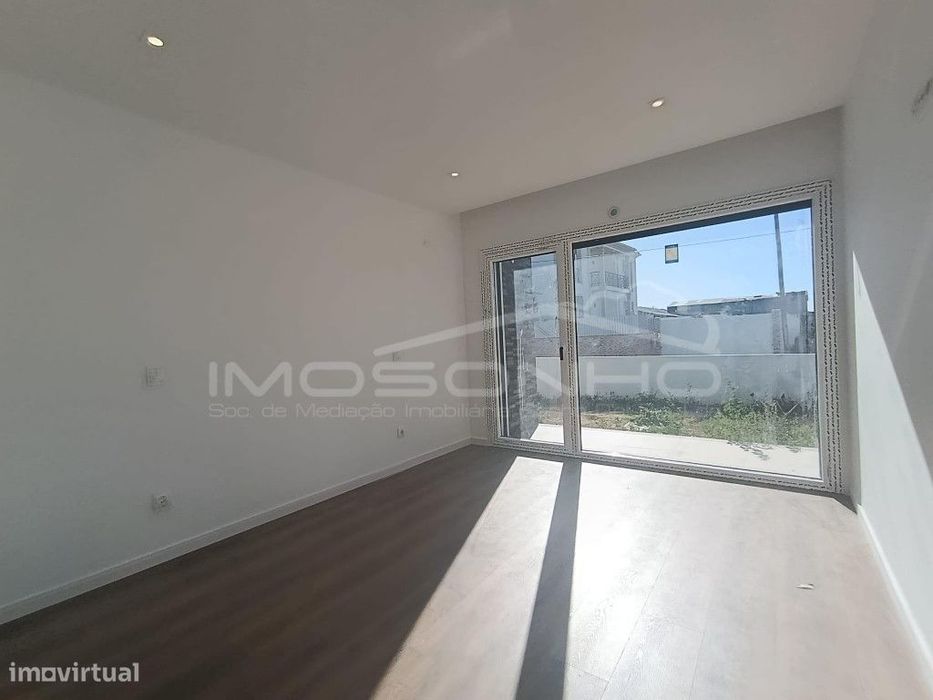 Moradia T3 de linhas modernas