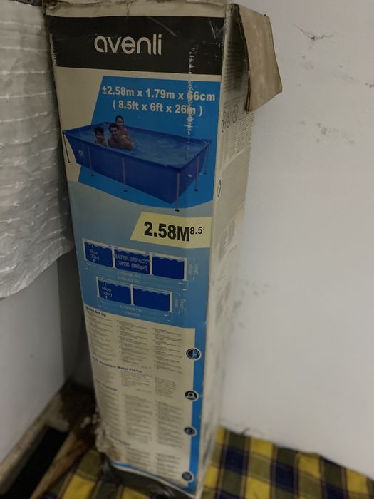 Piscina e bomba em bom estado