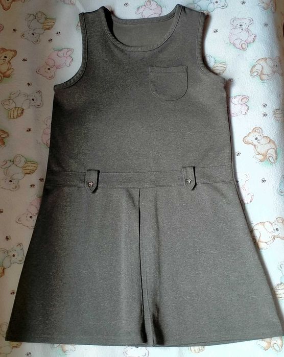 Сарафан школьный серый.