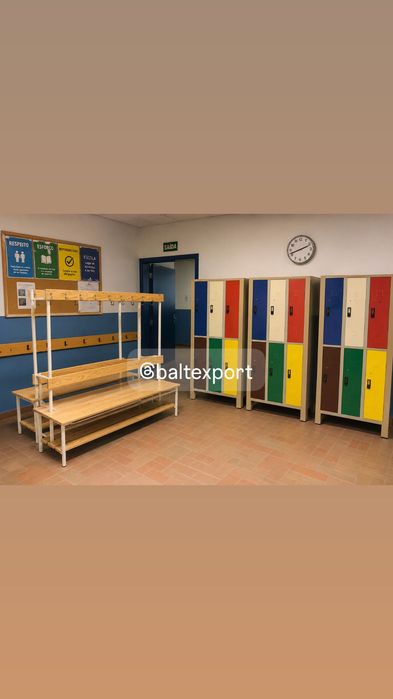 Banco Balneario Corrido Estrutura Metalica Reguas Madeira de Pinho / Fenolico