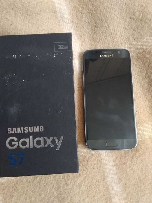 Samsung Galaxy S7 не заряджается батарею надо менять напевно