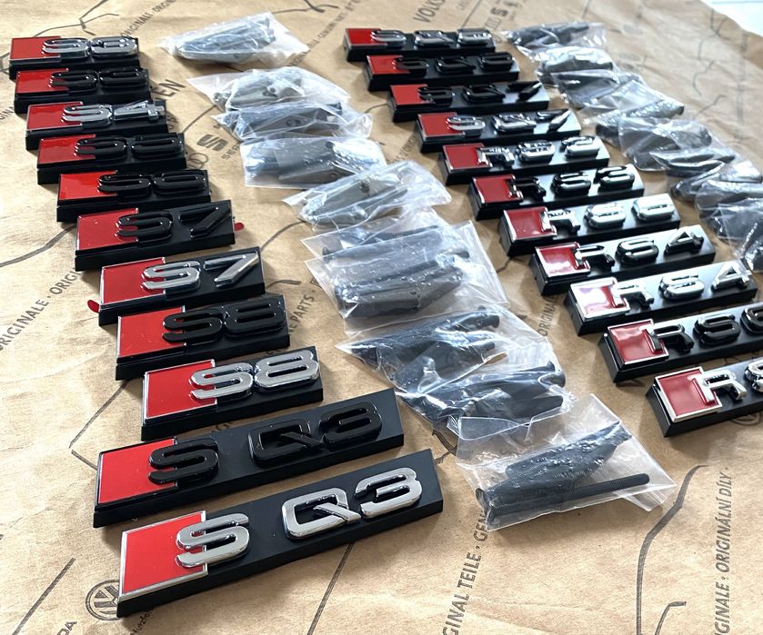 Эмблема шильдик значок audi S3 S4 S5 S6 S8 SQ3 RS3 RS4 RS5 RS6 RS8 RSQ