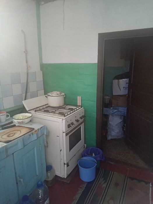 Частина будинку в смт.Вороновиця, вул. Молодіжна. Дві окремі спальні.