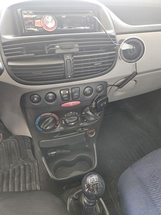 Fiat Punto — fotografia 6