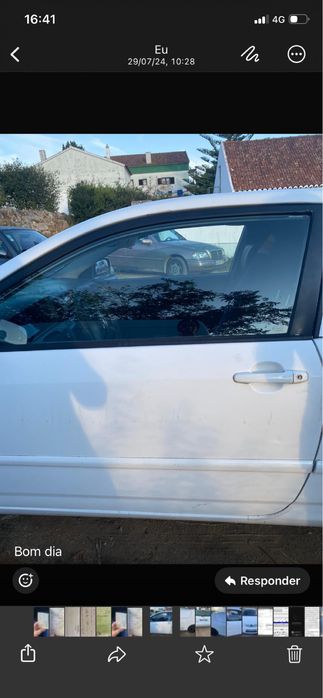 Carro toyota corola comercial