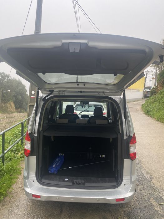 Ford tourneo courier