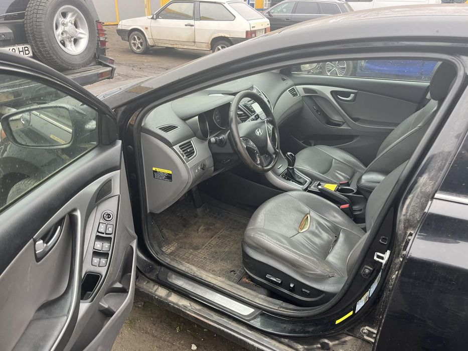 Розбирай Елантру 14 рік