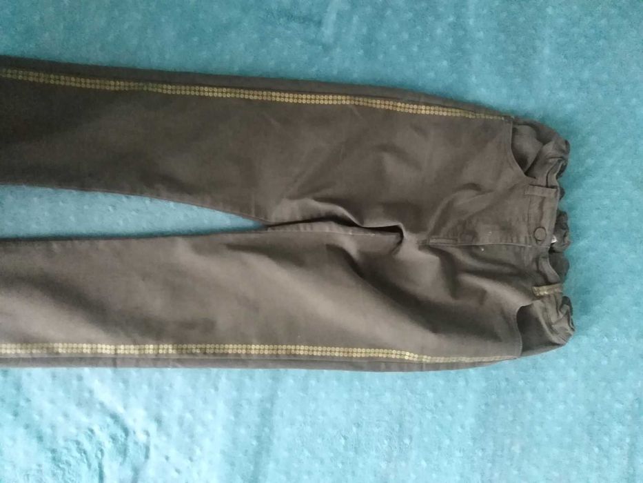 Oliwkowe spodnie z lampasem, Coccodrillo, r 158, z regulacją