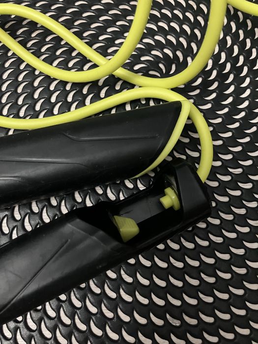 Decathlon. Skakanka.